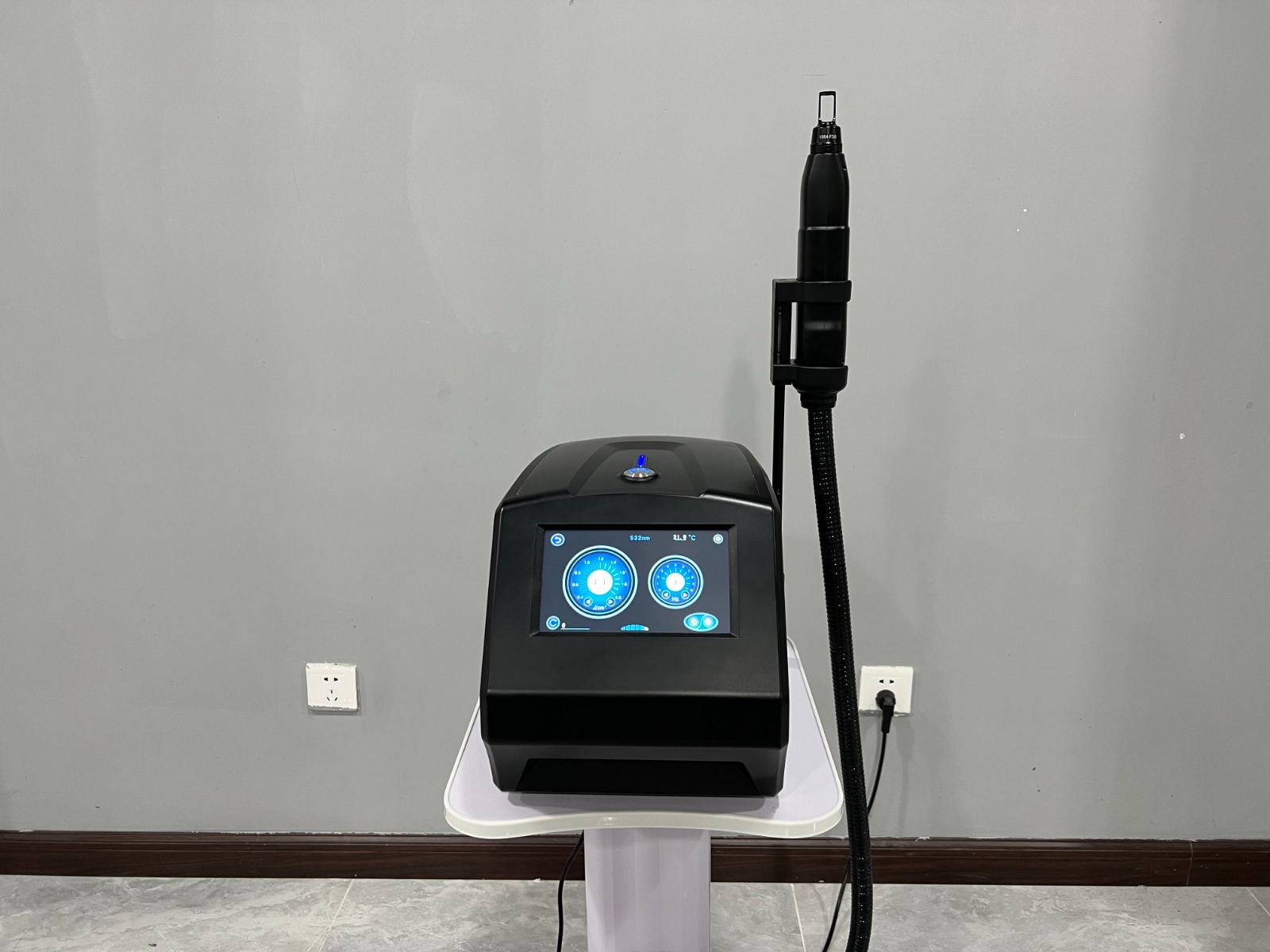 YAG Laser Tattoo Removal & Skin Rejuvenation Machine